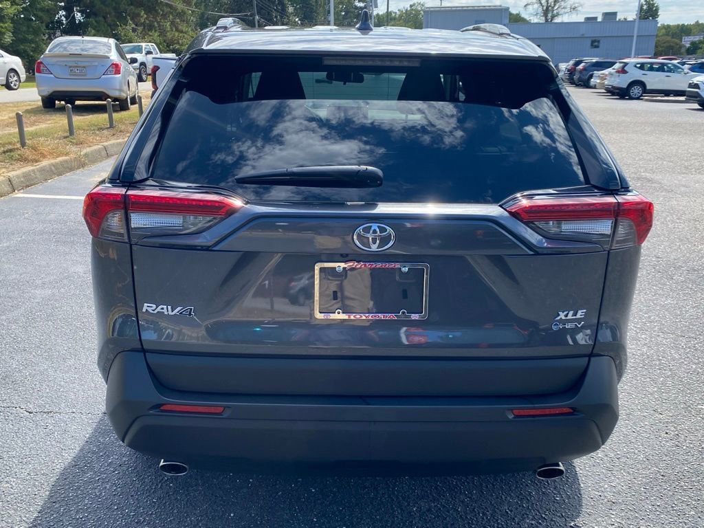 2025 Toyota RAV4 Hybrid XLE photo 10