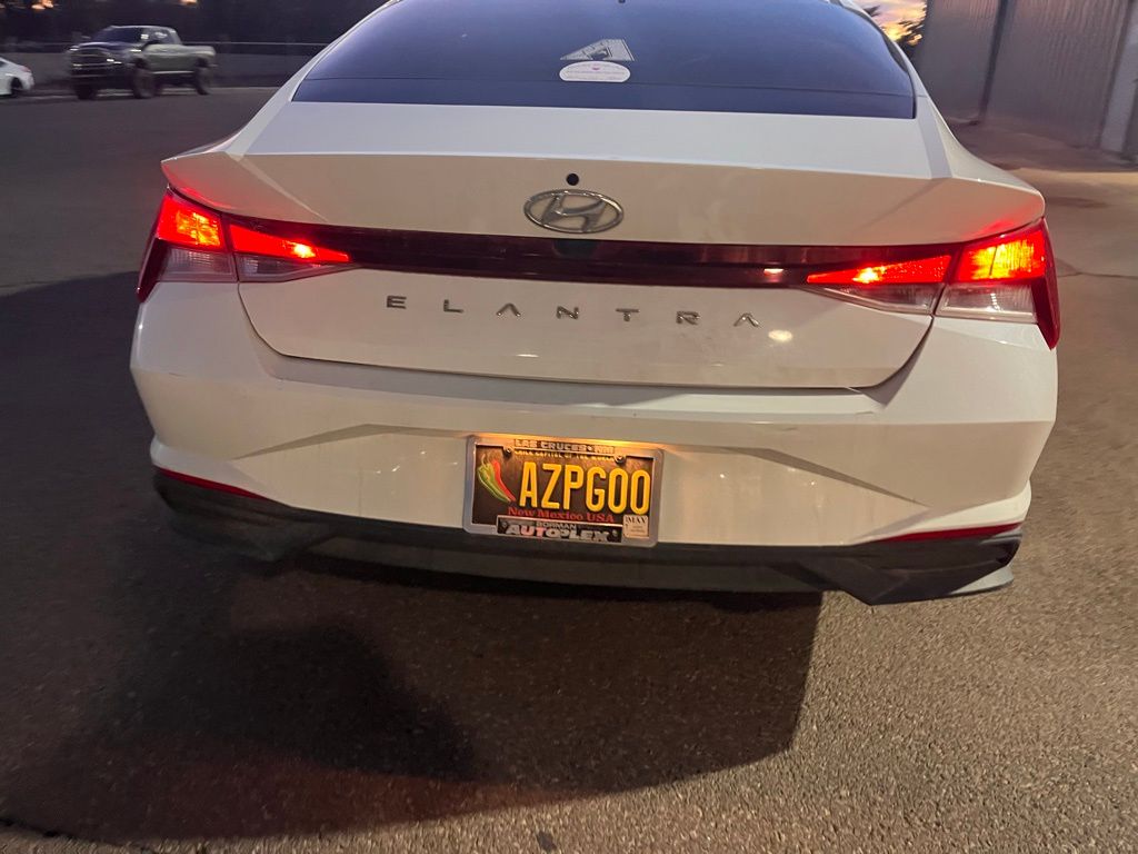 2021 Hyundai Elantra SE photo 4