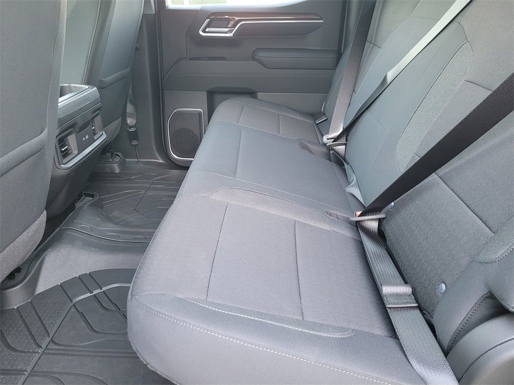 2025 Chevrolet Silverado 1500 RST photo 7