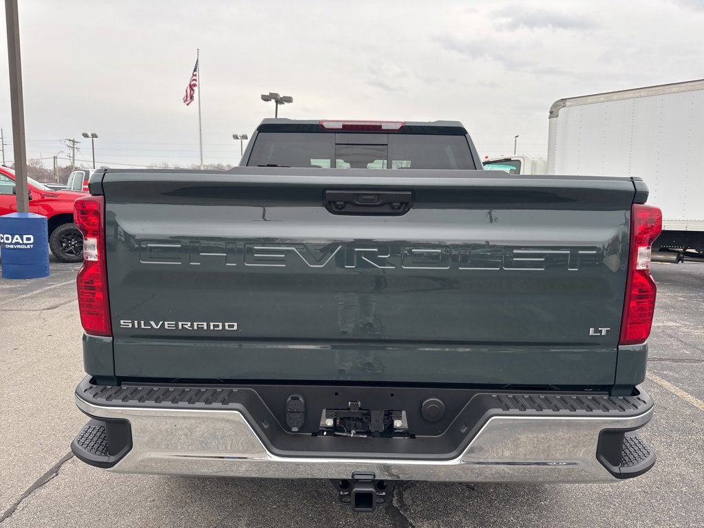 2026 Chevrolet Silverado 1500 LT photo 4