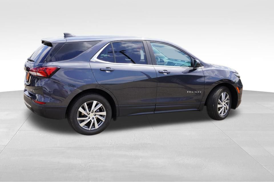 2023 Chevrolet Equinox LT photo 3