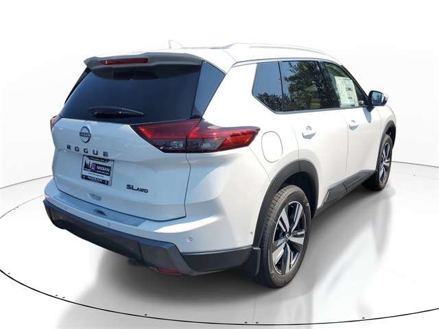 2025 Nissan Rogue SL photo 3