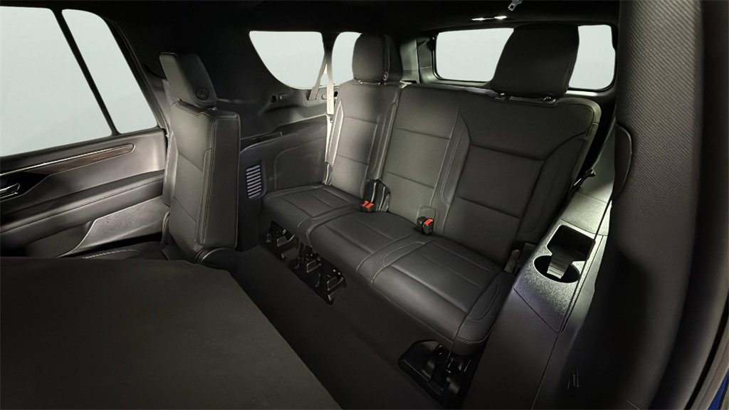 2025 Chevrolet Suburban Z71 photo 25
