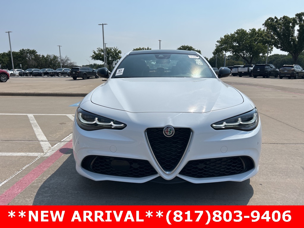 2024 Alfa Romeo Giulia Ti photo 2