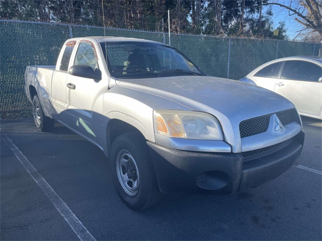 2008 Mitsubishi Raider LS 2wd's photo