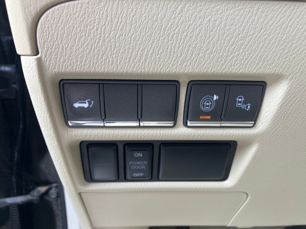 2016 Infiniti QX80 Base photo 12