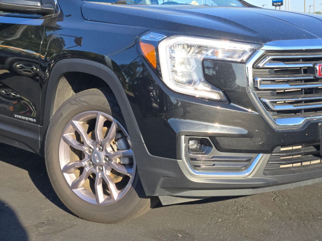 2023 Gmc Terrain SLT photo 2