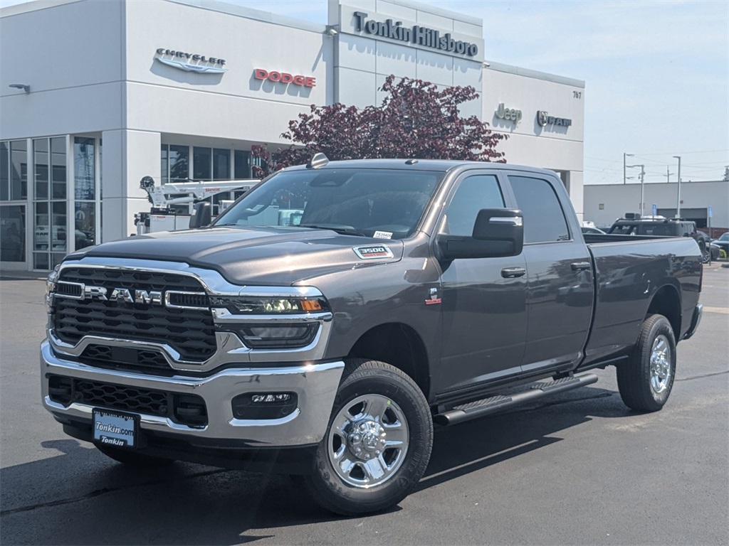 2025 Ram 3500 Tradesman photo 2