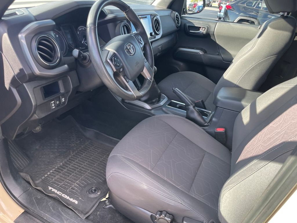 2019 Toyota Tacoma TRD Sport photo 29