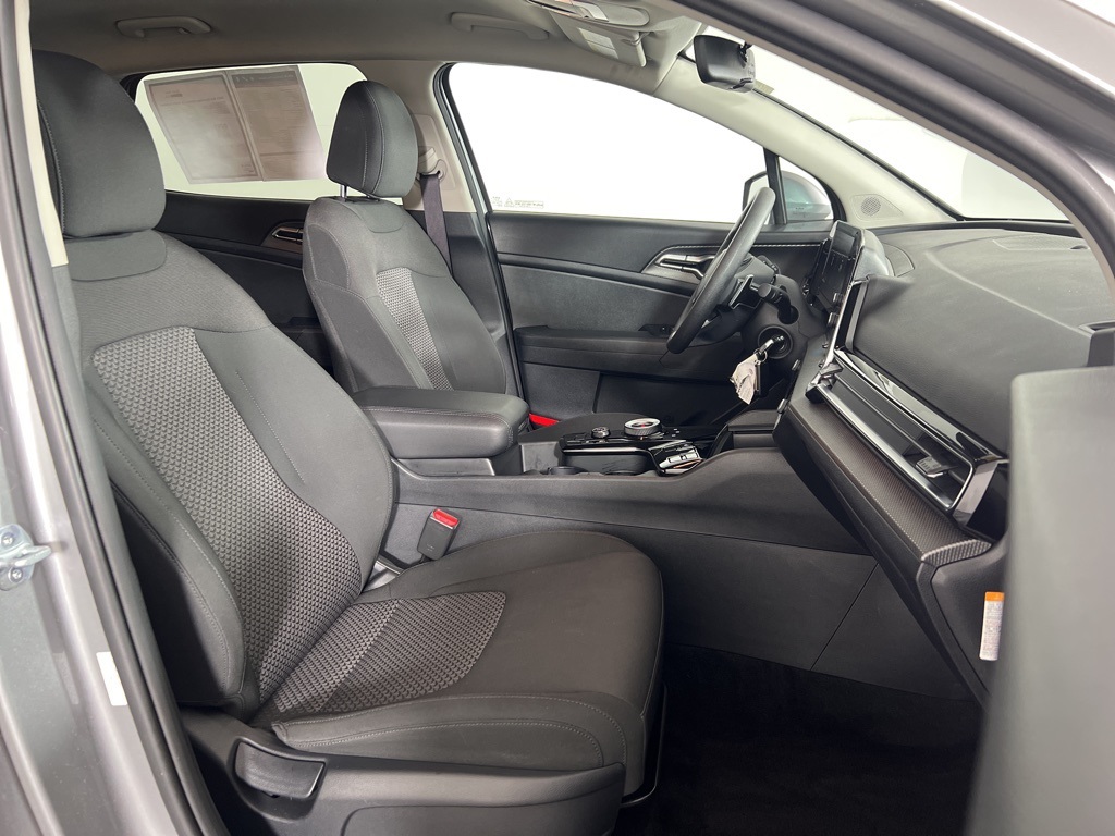 2023 Kia Sportage Hybrid LX photo 12