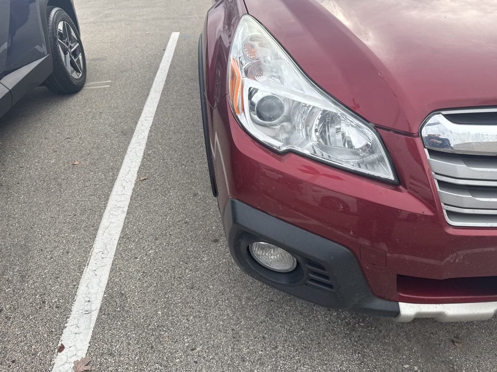 2014 Subaru Outback 3.6R Limited photo 3