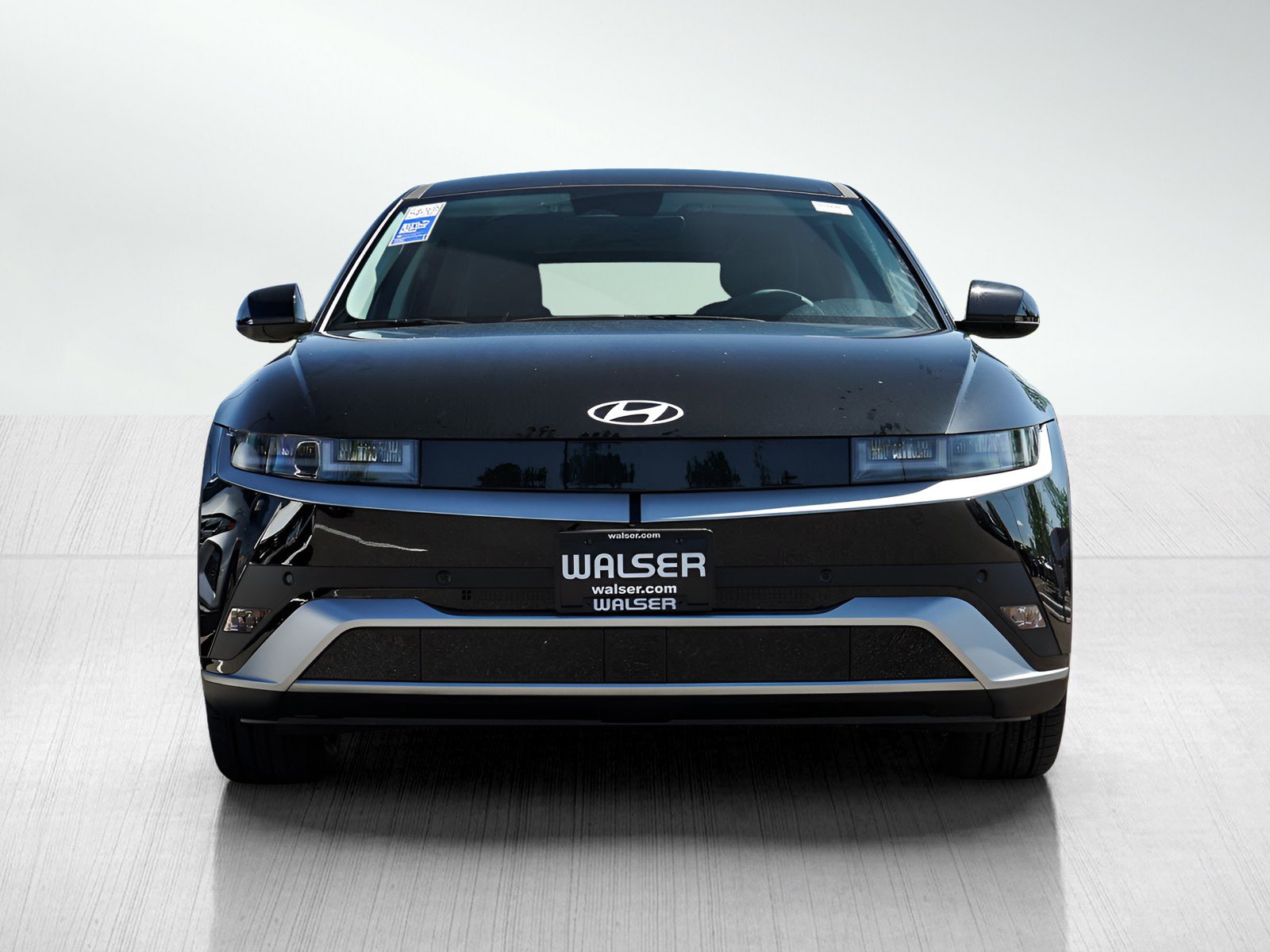 2025 Hyundai Ioniq 5 SE photo 2