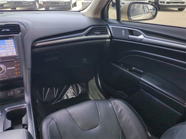 2019 Ford Fusion Hybrid Titanium photo 16