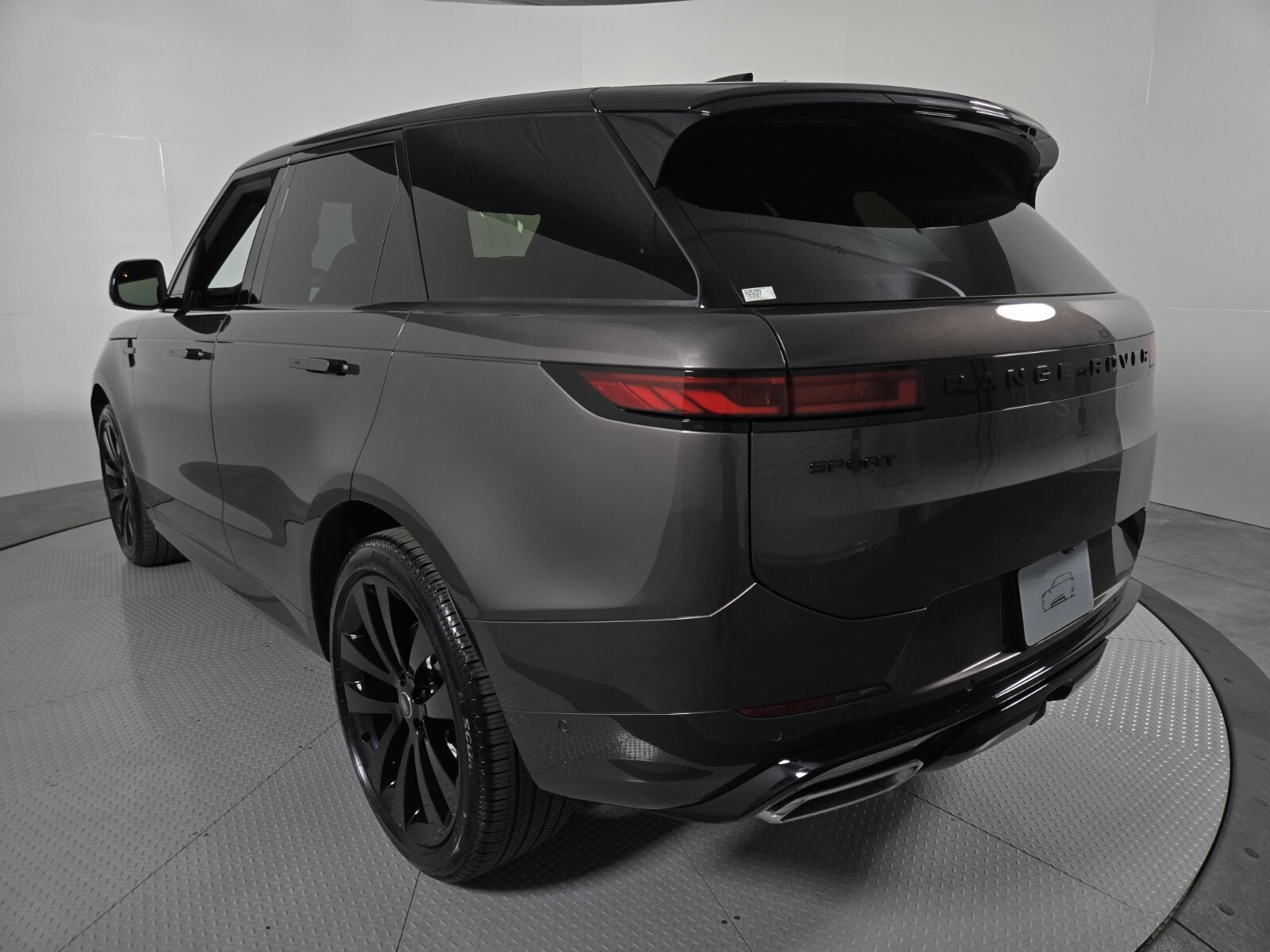 2025 Land Rover Range Rover Sport SE photo 13