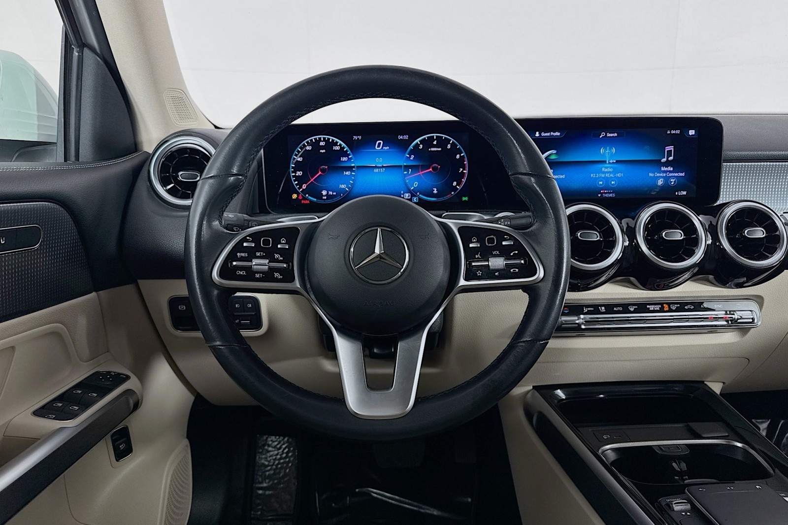 2022 Mercedes Benz GLB 250 photo 4