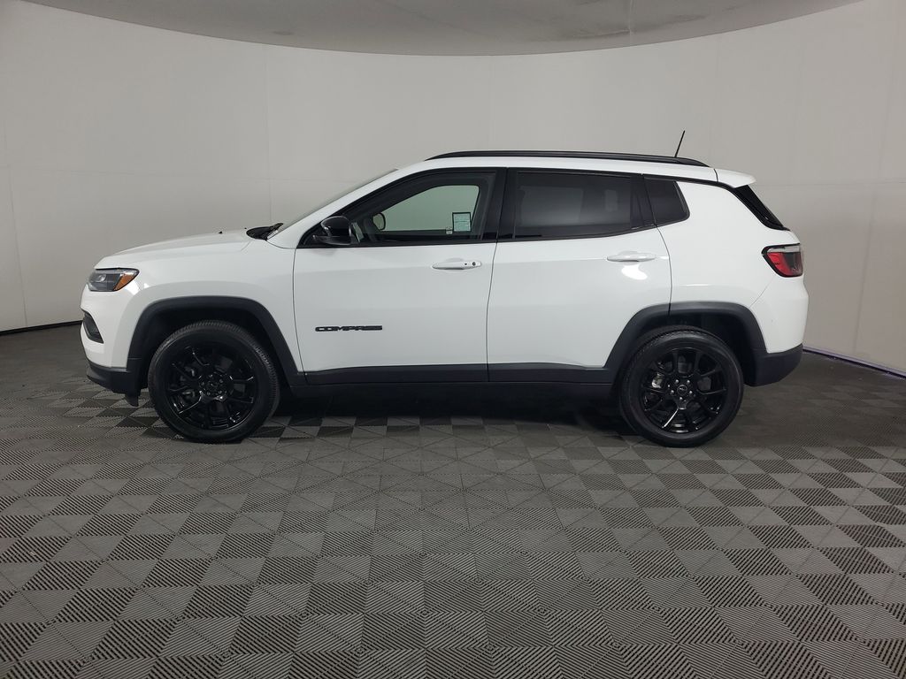 2025 Jeep Compass Latitude photo 4