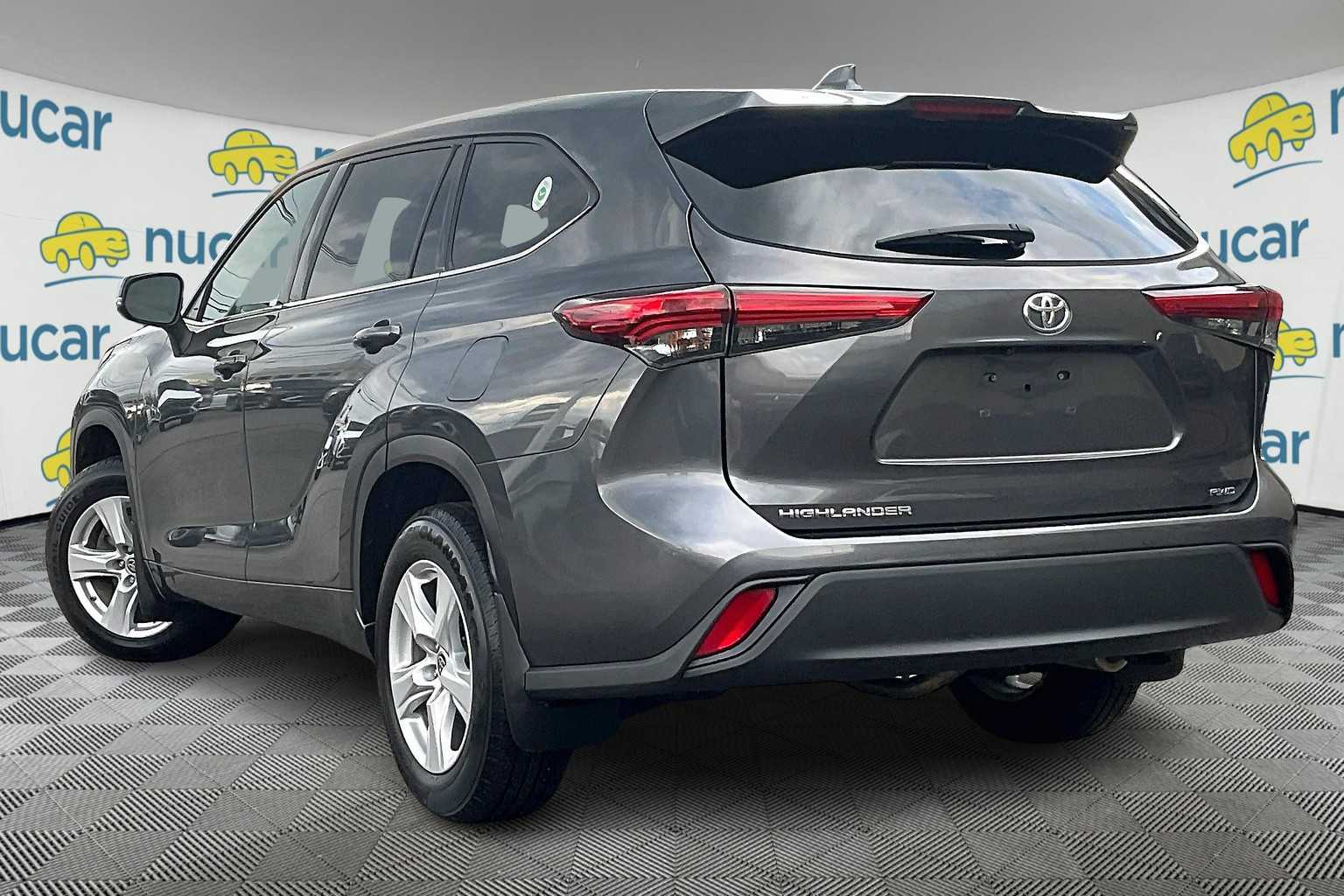 2020 Toyota Highlander L photo 4