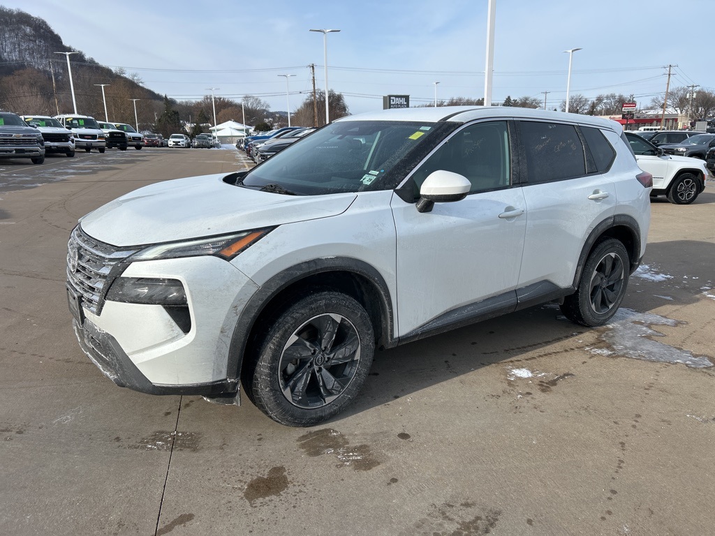 Used 2024 Nissan Rogue SV with VIN 5N1BT3BB5RC719817 for sale in Winona, Minnesota