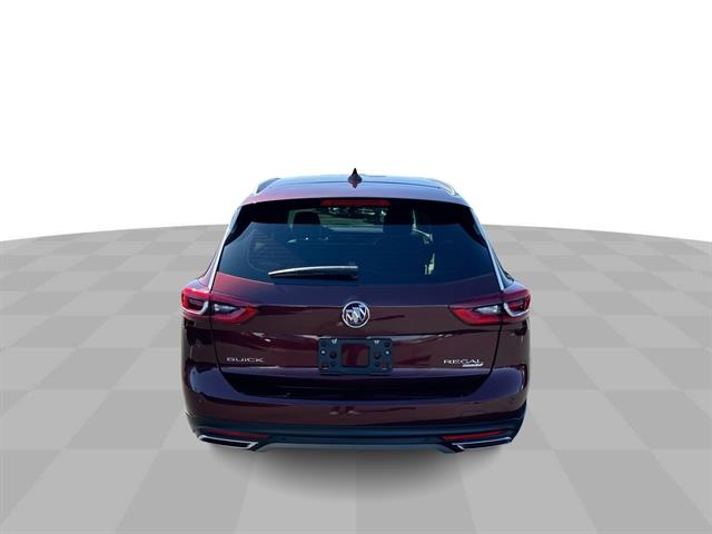 2018 Buick Regal TourX Essence photo 6