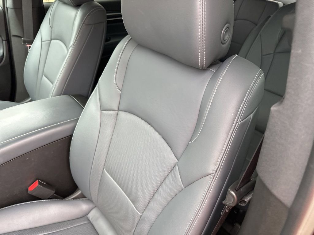 2023 Buick Enclave Essence photo 3