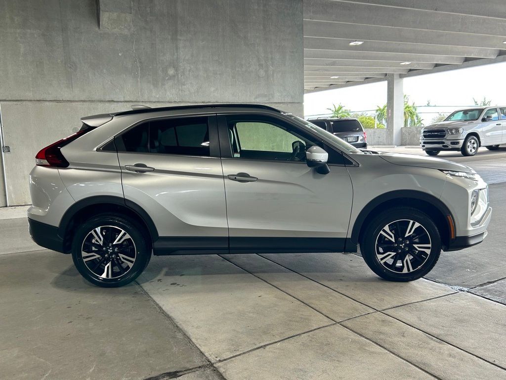 2024 Mitsubishi Eclipse Cross SE photo 3