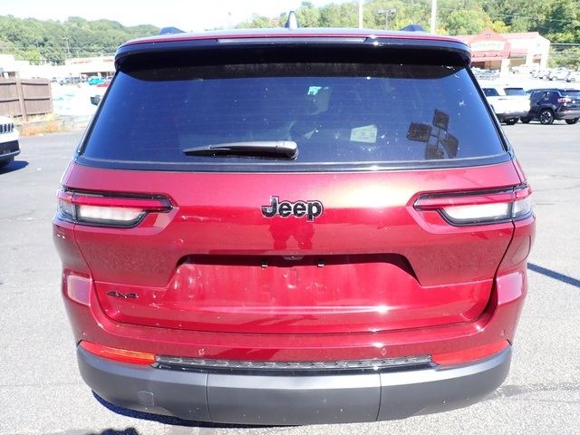 2025 Jeep Grand Cherokee Altitude photo 4