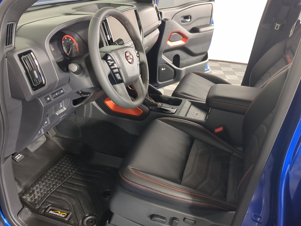 2025 Nissan Frontier PRO-4X photo 9