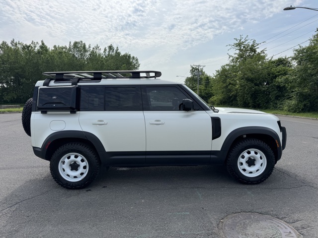 2024 Land Rover Defender 110 S photo 6