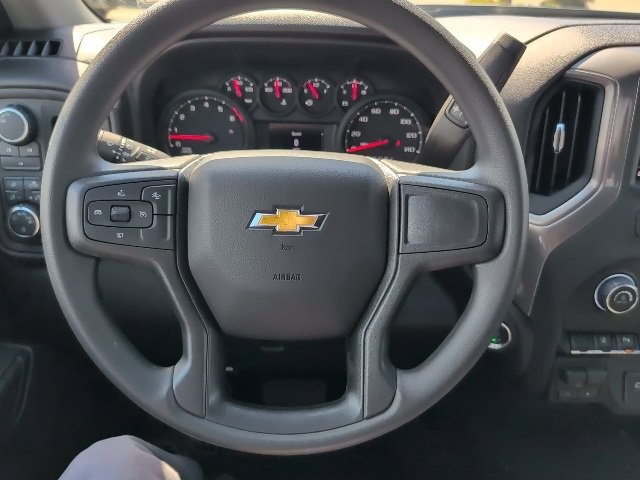 2025 Chevrolet Silverado 2500HD Custom photo 7