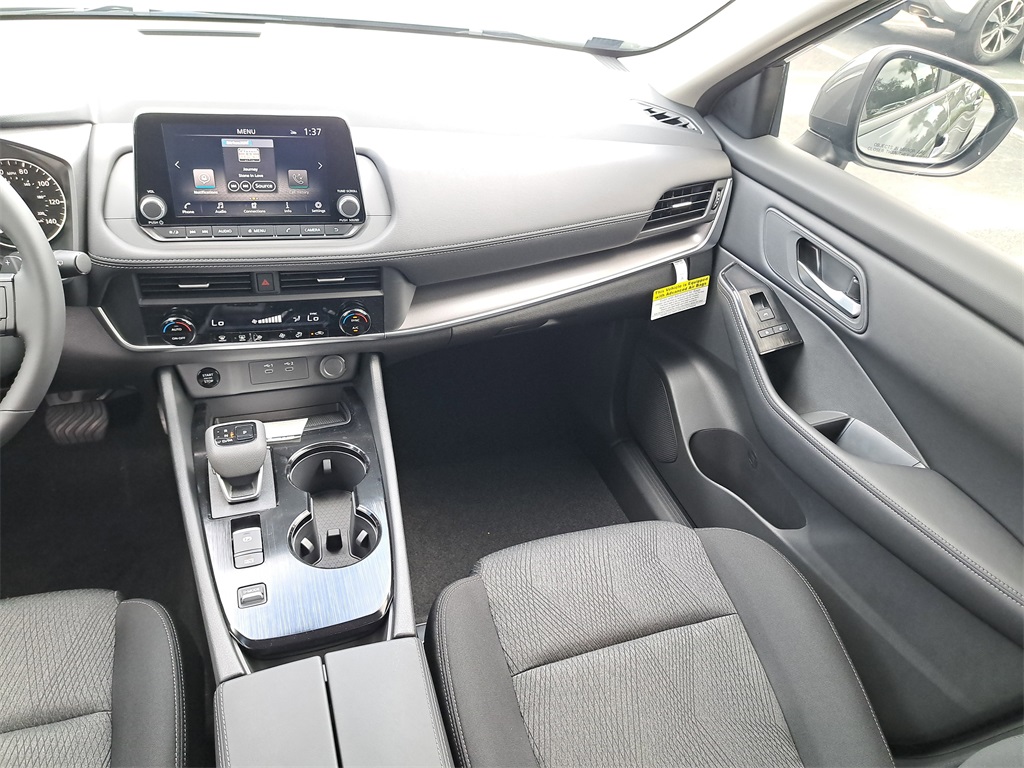 2026 Nissan Rogue SV photo 16