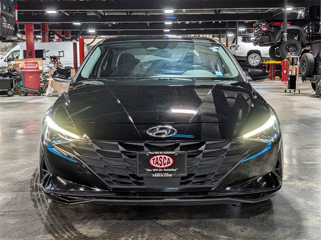 2023 Hyundai Elantra SEL photo 2