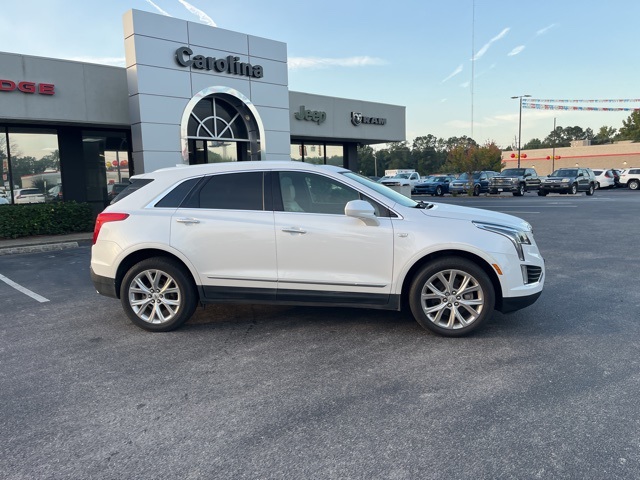 2017 Cadillac XT5 Luxury photo 2