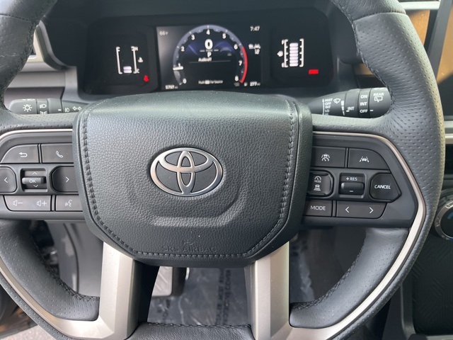 2025 Toyota 4Runner SR5 photo 17