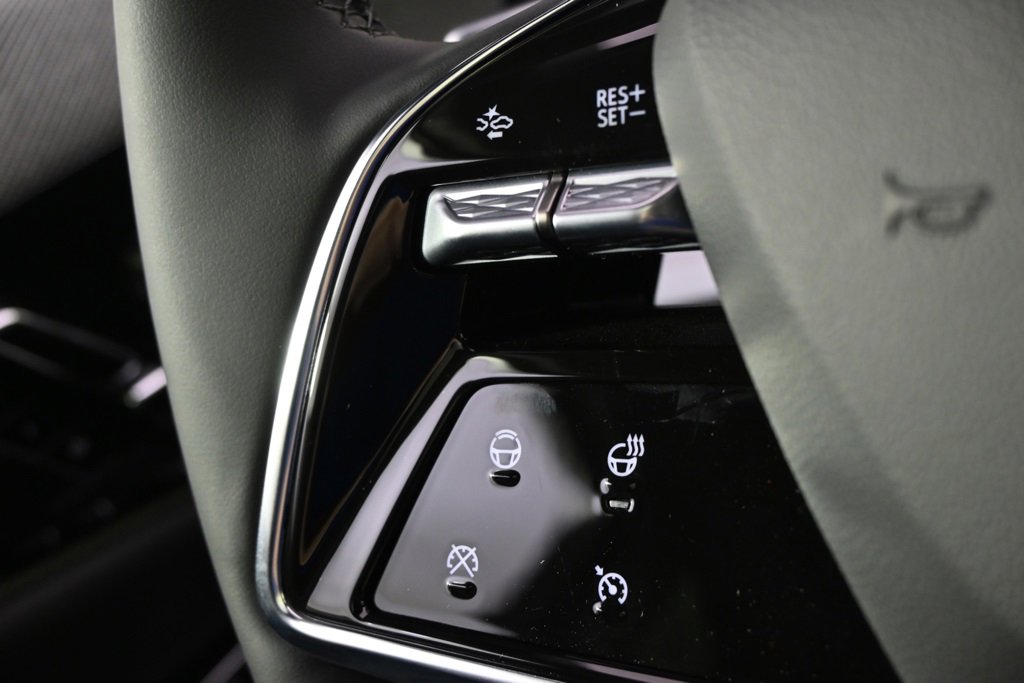 2025 Cadillac Optiq Sport photo 28