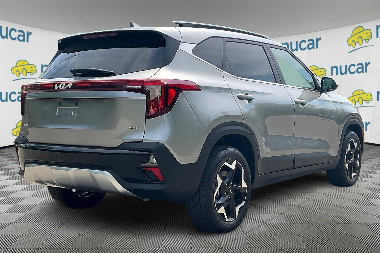 2024 Kia Seltos EX photo 5