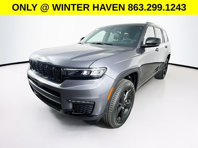 2025 Jeep Grand Cherokee Limited photo 3