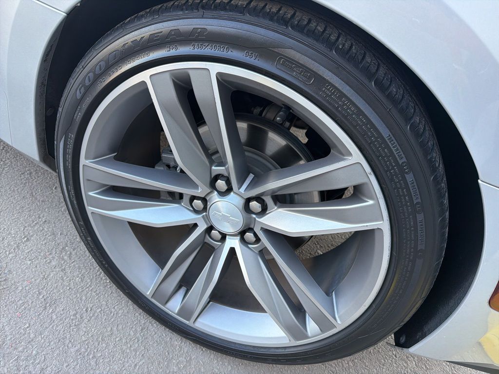 2018 Chevrolet Camaro 1LT photo 11