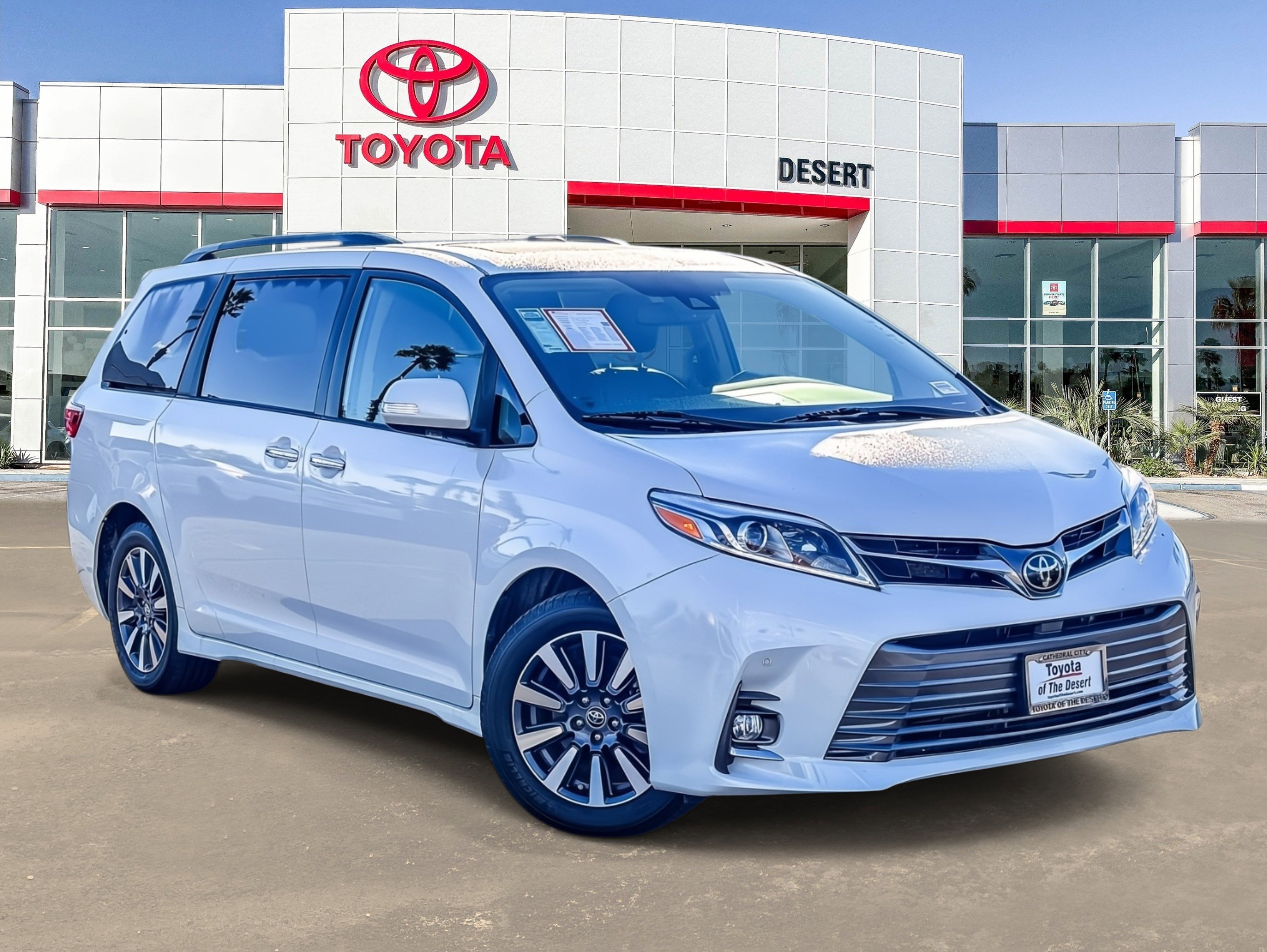 2020 Toyota Sienna Limited's photo
