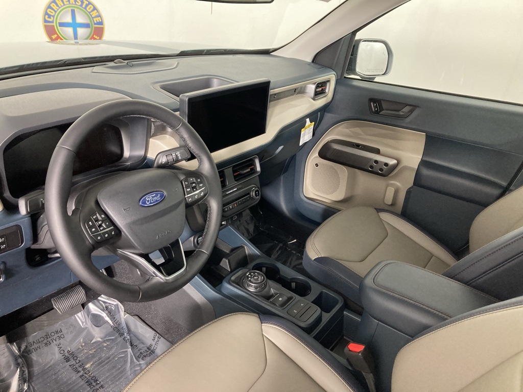 2025 Ford Maverick Lariat photo 2