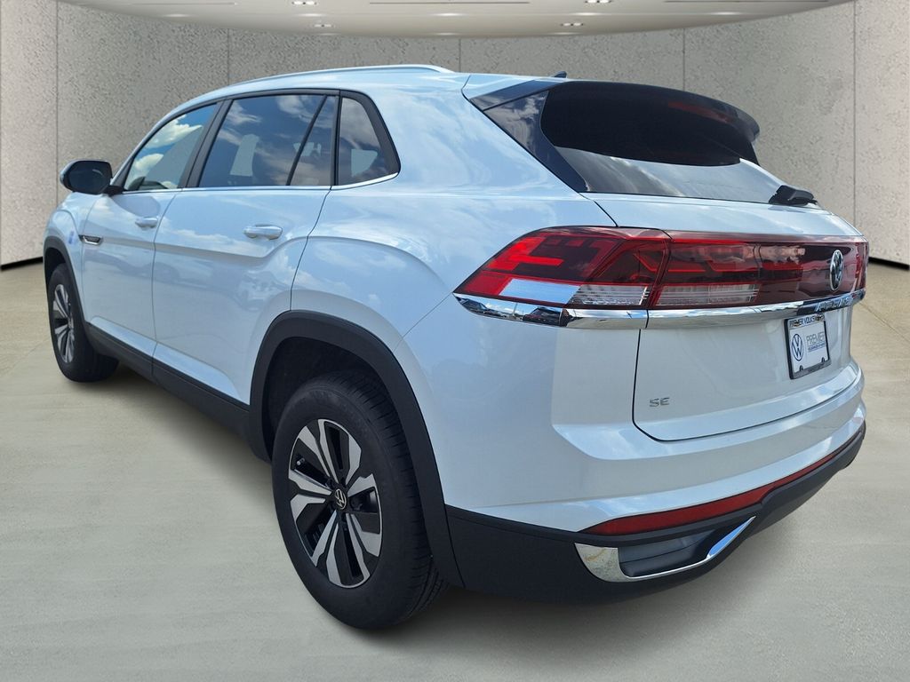 2026 Volkswagen Atlas Cross Sport SE photo 2