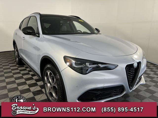 2025 Alfa Romeo Stelvio Base's photo