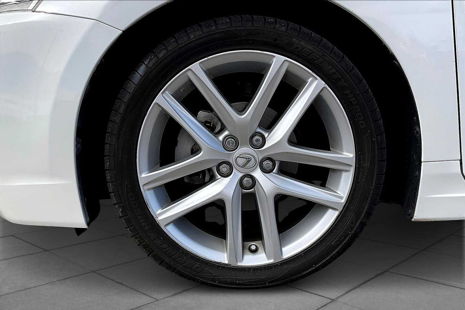 2014 Lexus CT 200h photo 8
