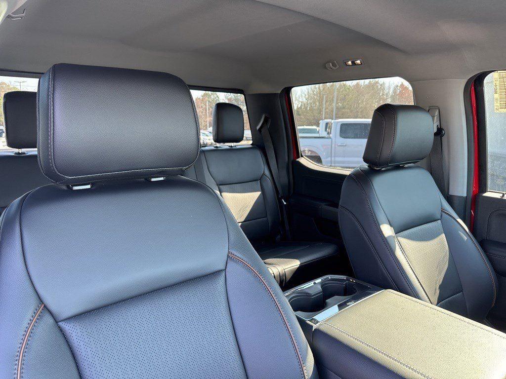 2025 Ford F-250 Lariat photo 16