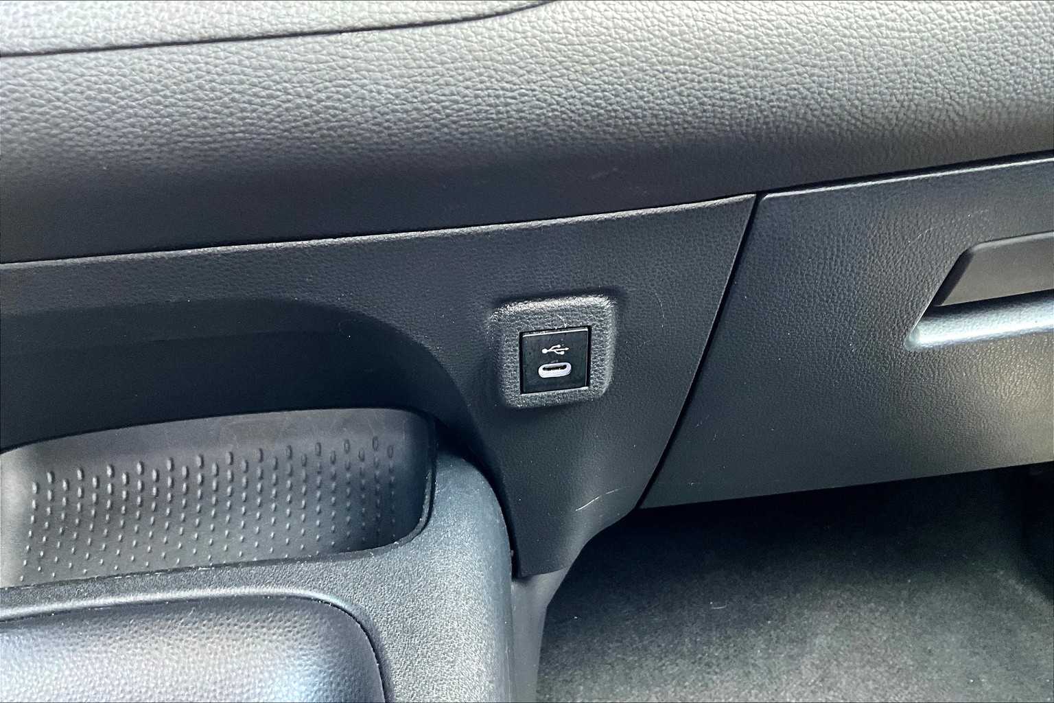 2023 Toyota Corolla LE photo 29