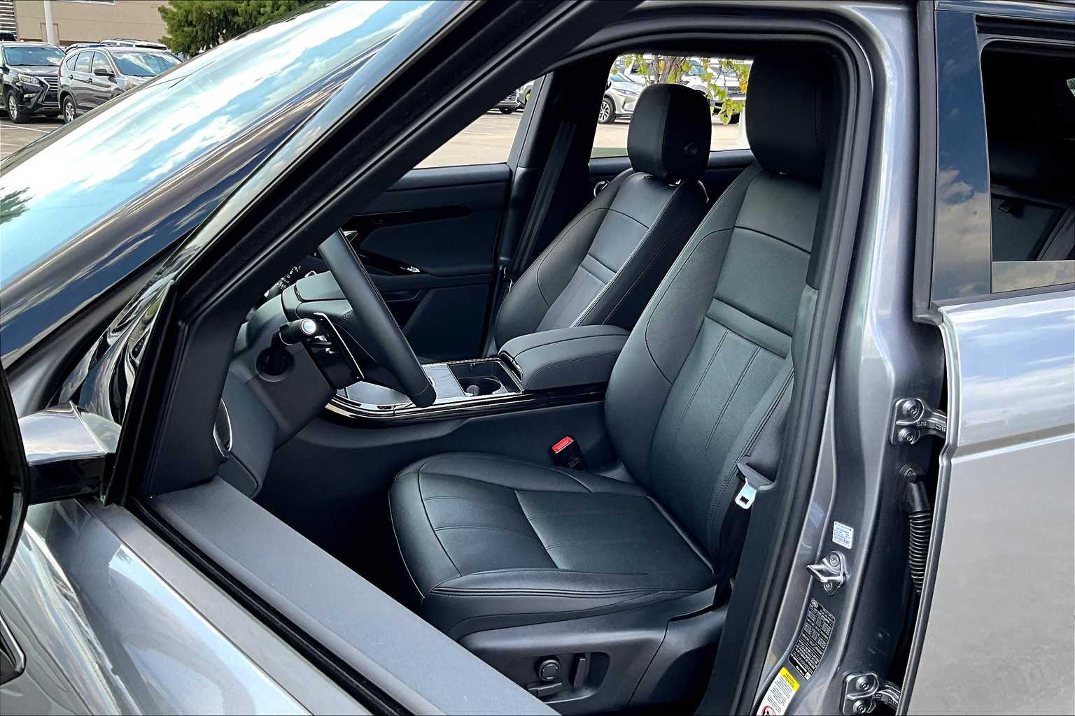 2024 Land Rover Range Rover Evoque S photo 11