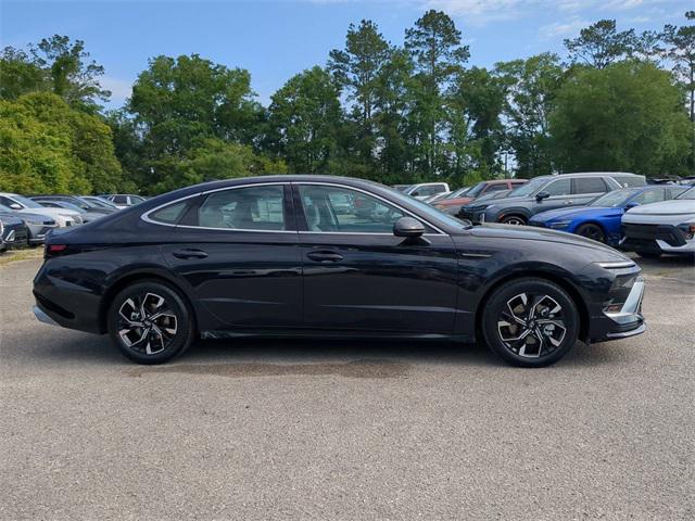 2025 Hyundai Sonata SEL photo 4