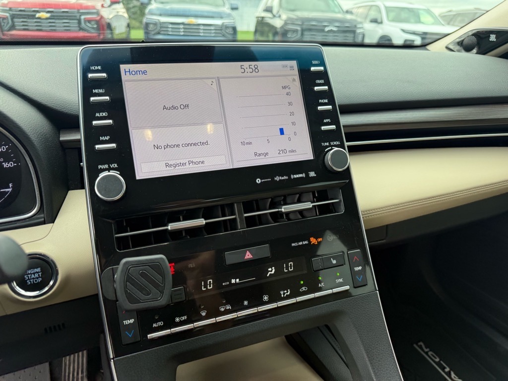 2019 Toyota Avalon XLE photo 18