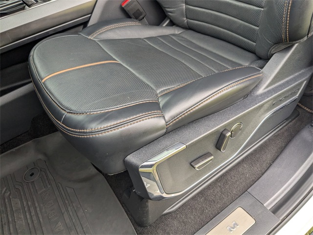 2022 Ford F-150 Platinum photo 18