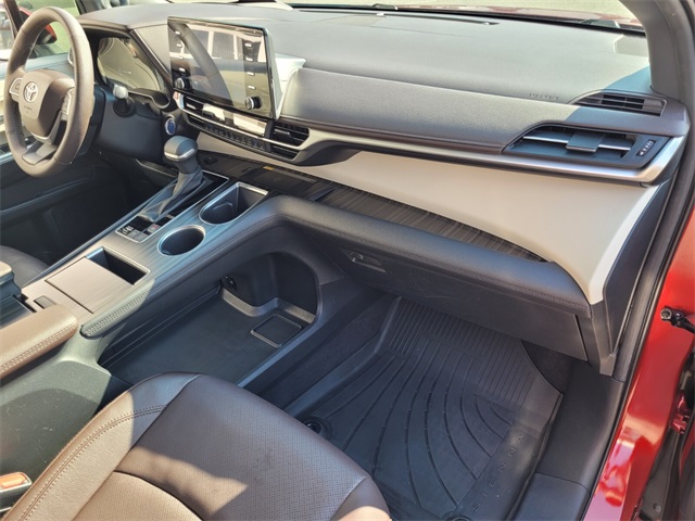 2023 Toyota Sienna Platinum photo 16