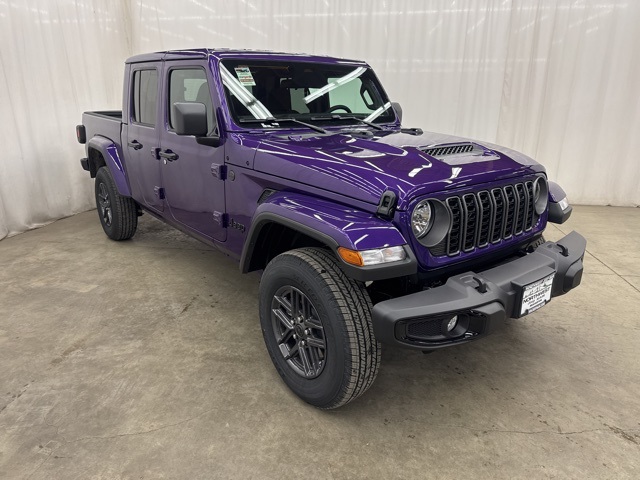 2026 Jeep Gladiator Sport S's photo